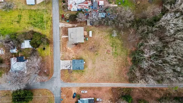 $180,000 | 141 West Noell Avenue, Denton, NC 27239