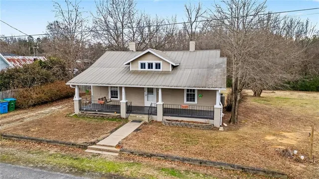 $189,900 | 141 West Noell Avenue, Denton, NC 27239