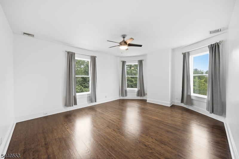 539 South Beverwyck Road Parsippany, NJ 07054 - Photo 25 of 48