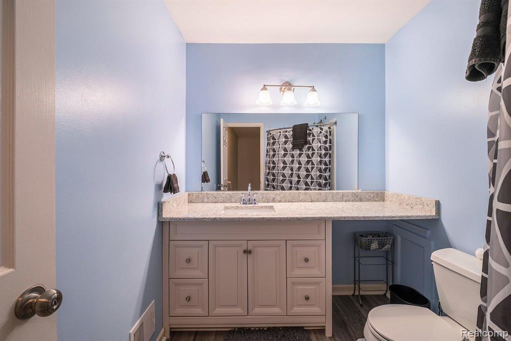 1475 West Thompson Road Fenton, MI 48430 - Photo 16 of 23