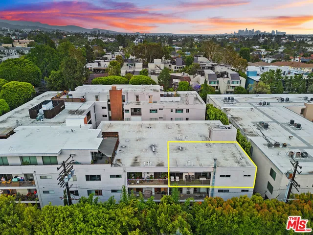 a picture of city view