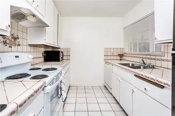 $479,999 | 967 South Citron Street, Anaheim, CA 92805