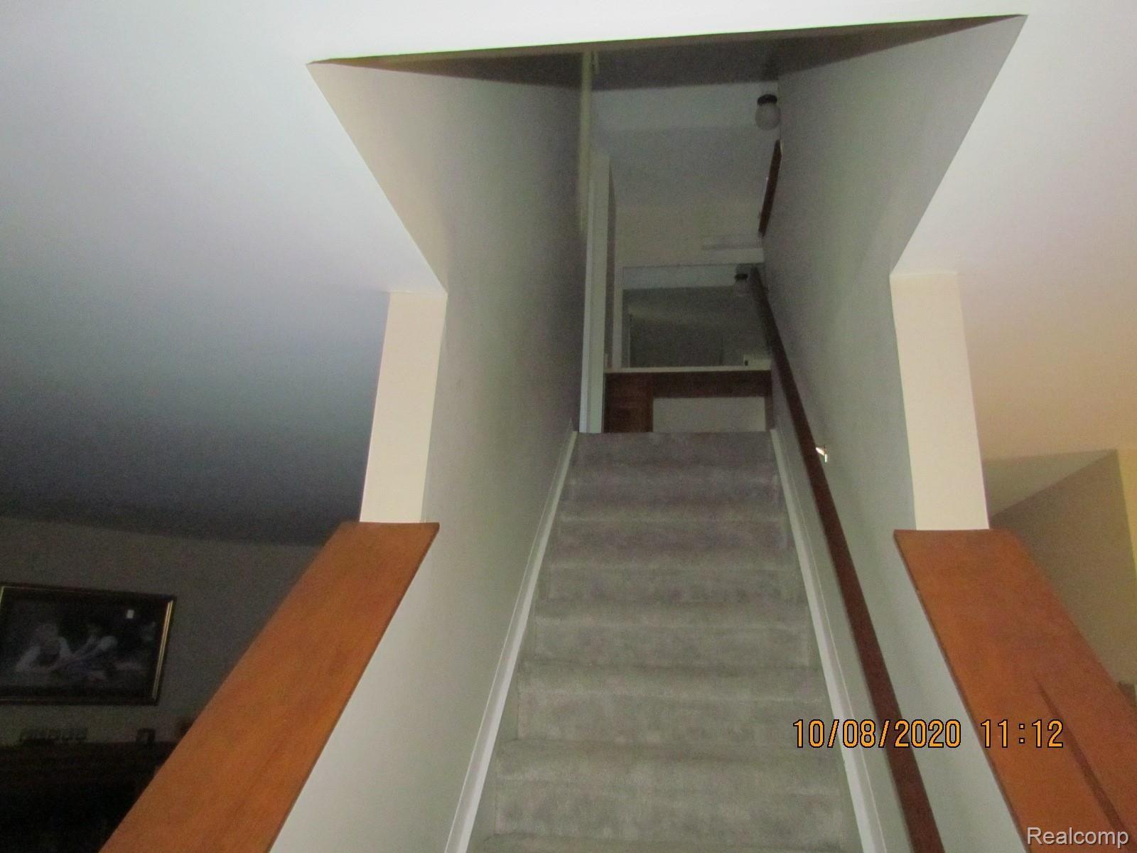 31646 Hoover Road Warren, MI 48093 - Photo 15 of 21 STAIRWAY UP.JPG