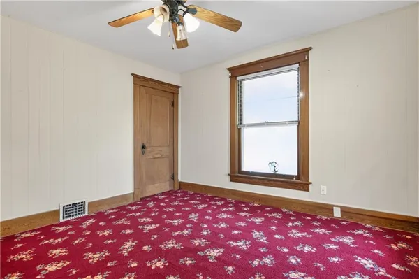 $205,000 | 612 West Cherry Street, Nevada, MO 64772