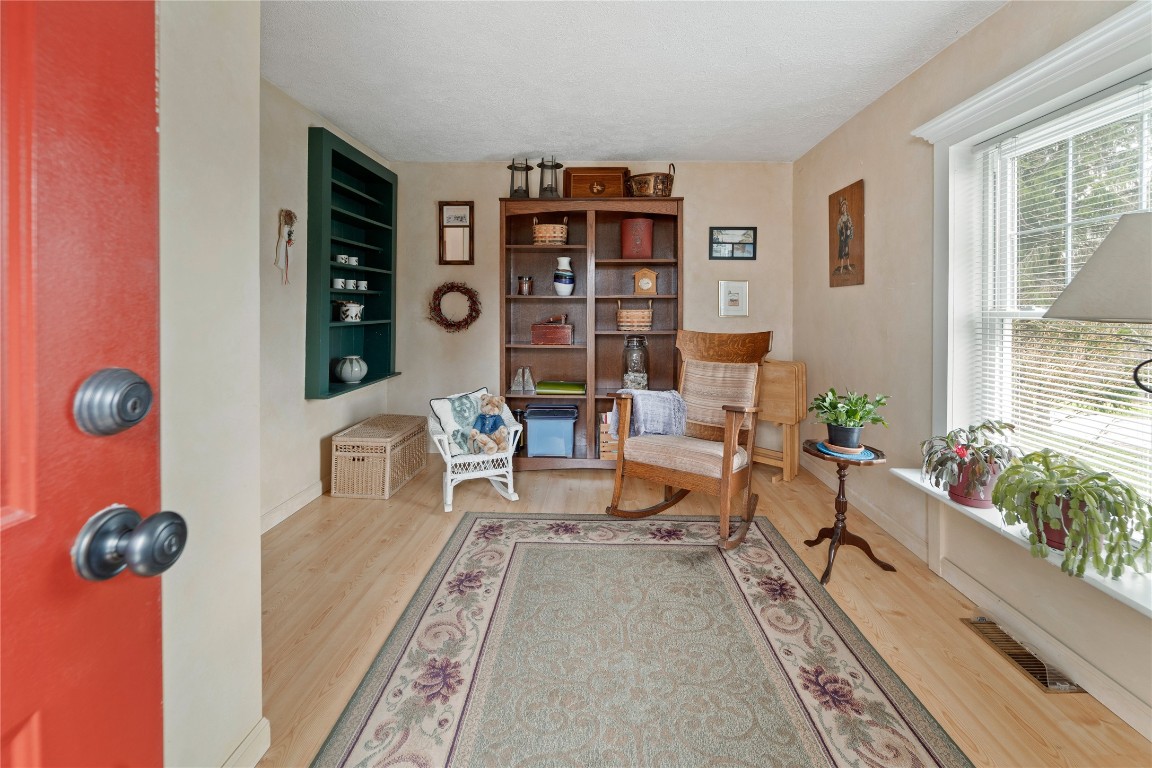 336 Perry Road Binghamton, NY 13905 - Photo 10 of 31 Gallery Image 10