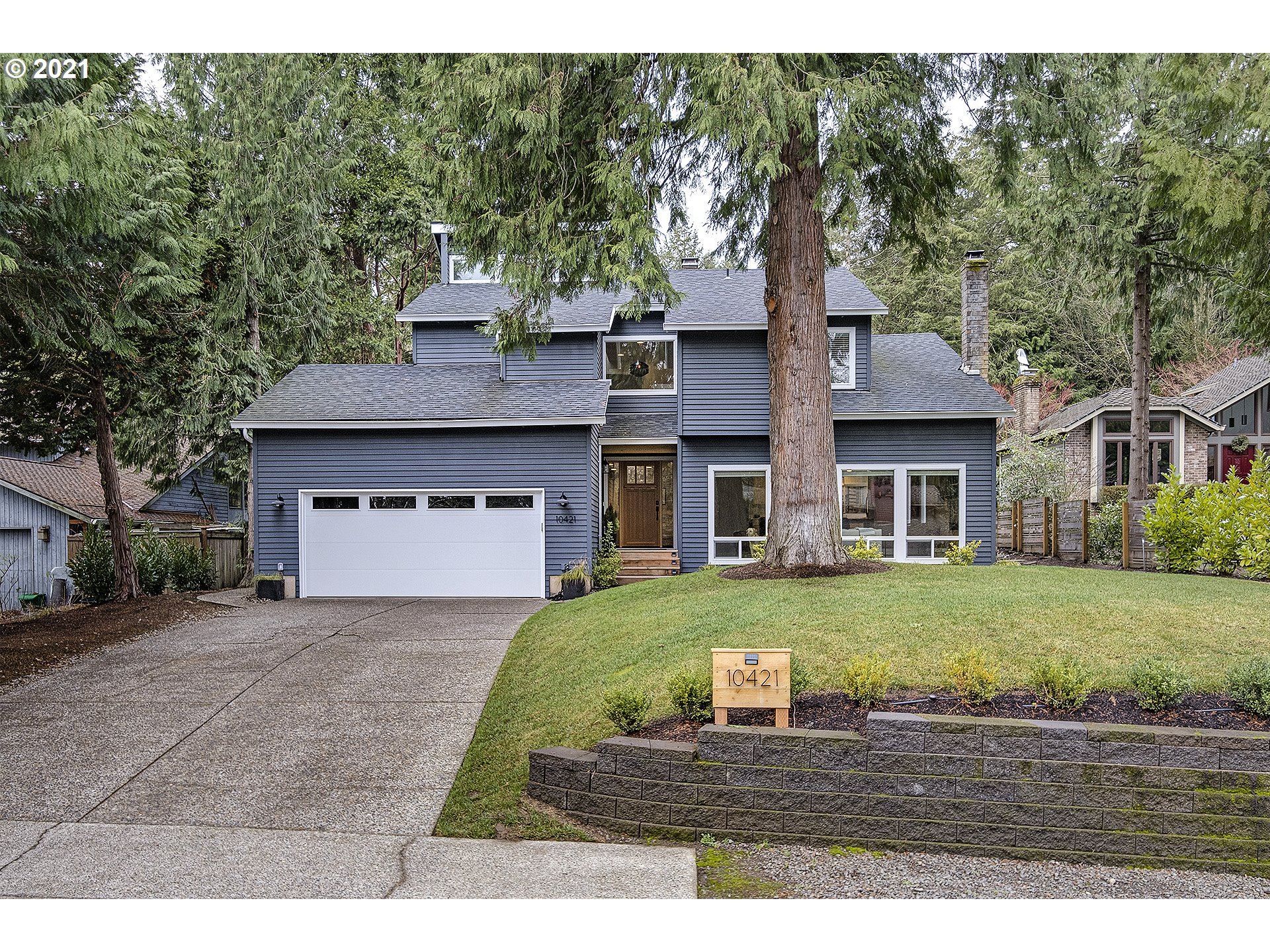 10421 Southwest 14th Drive Portland, OR 97219 - Photo 1 of 32 Gallery Image 1