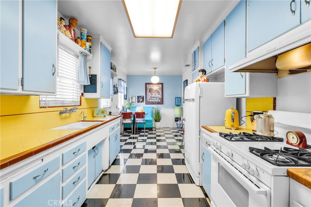 5425 Halbrent Avenue Sherman Oaks, CA 91411 - Photo 16 of 31