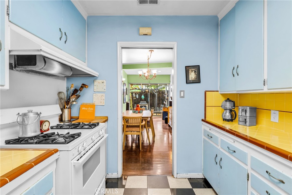 5425 Halbrent Avenue Sherman Oaks, CA 91411 - Photo 17 of 31