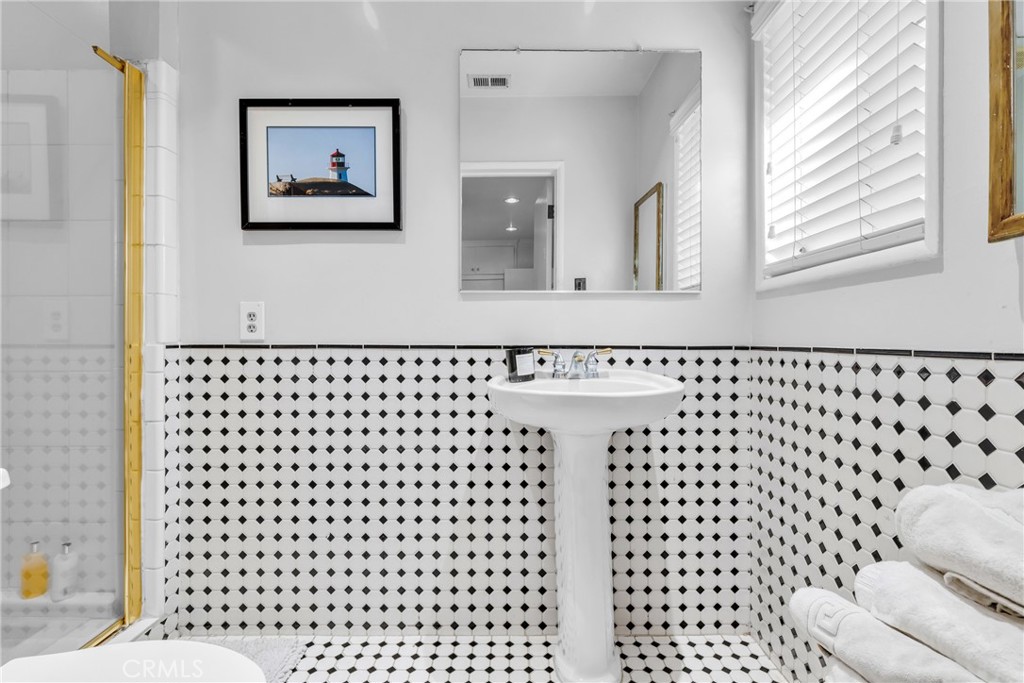 5425 Halbrent Avenue Sherman Oaks, CA 91411 - Photo 20 of 31