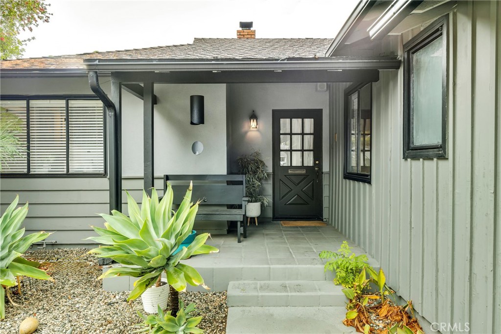 5425 Halbrent Avenue Sherman Oaks, CA 91411 - Photo 4 of 31