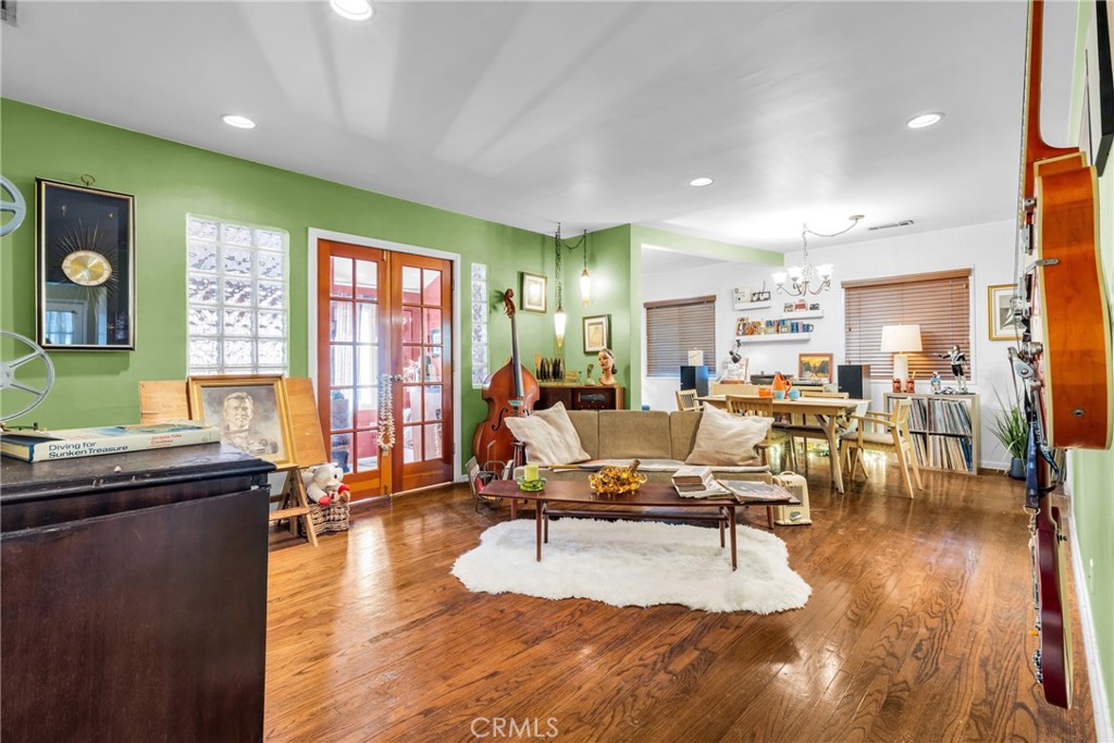 5425 Halbrent Avenue Sherman Oaks, CA 91411 - Photo 6 of 31