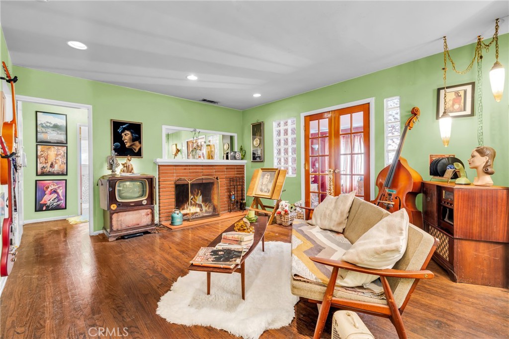 5425 Halbrent Avenue Sherman Oaks, CA 91411 - Photo 8 of 31