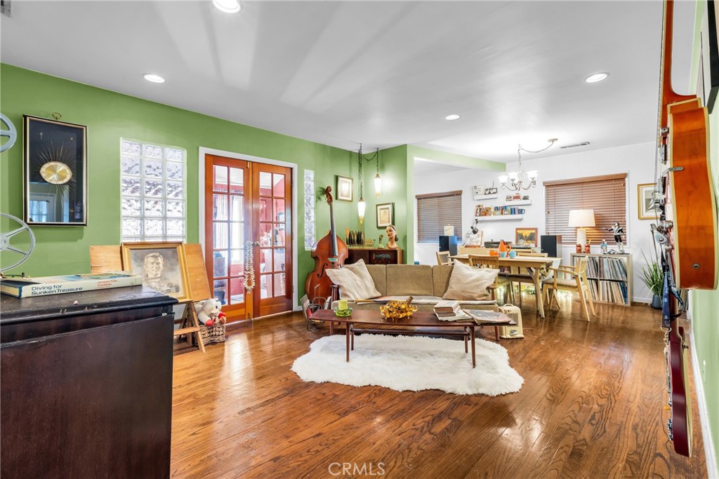 5425 Halbrent Avenue Sherman Oaks, CA 91411 - Photo 9 of 31