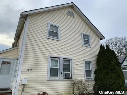 $890,000 | 1938 Meadowbrook Road, Merrick, NY 11566