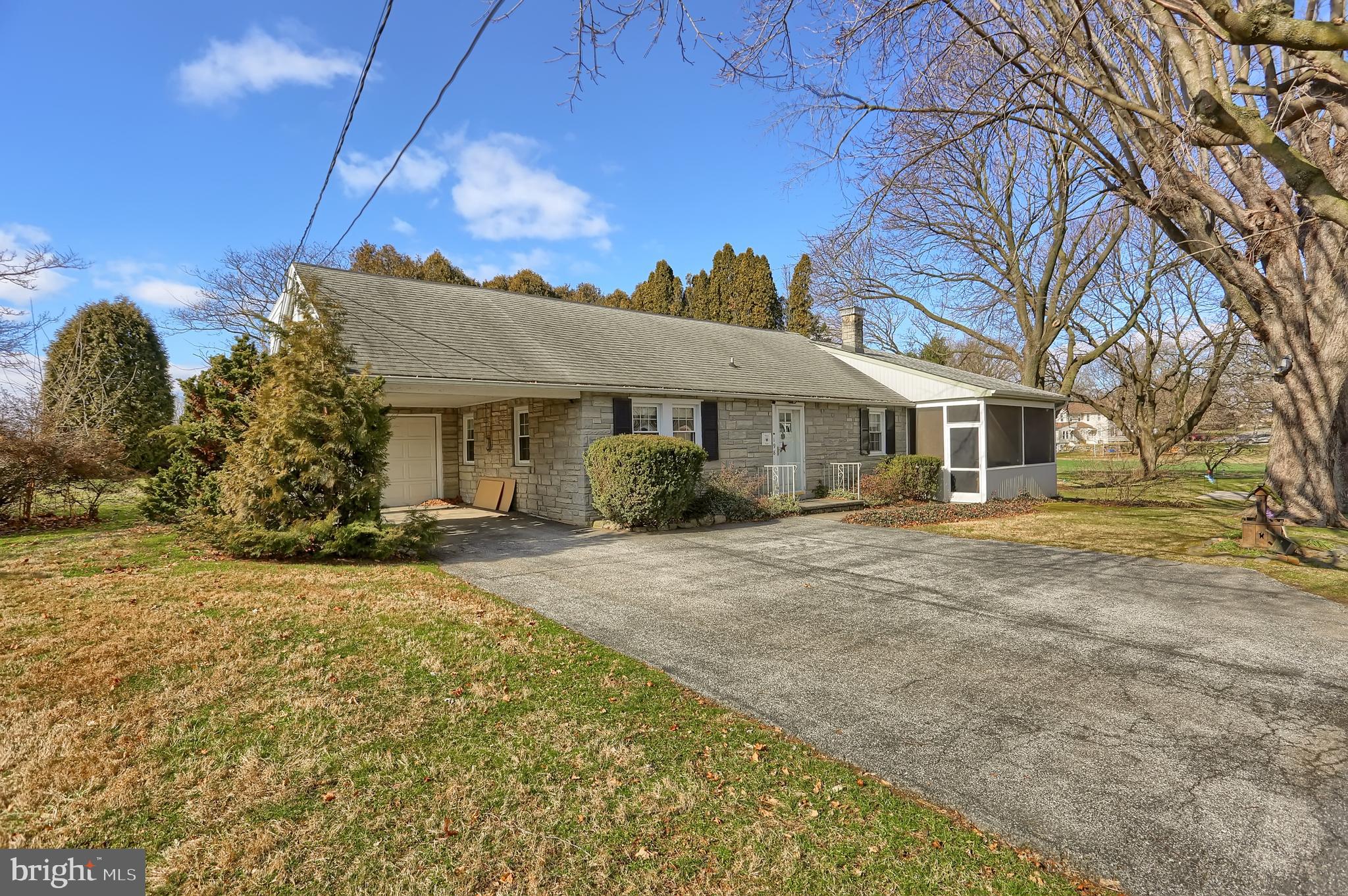 198 Eastbrook Road Smoketown, PA 17602 - Photo 30 of 35 a front view of a house with a garden