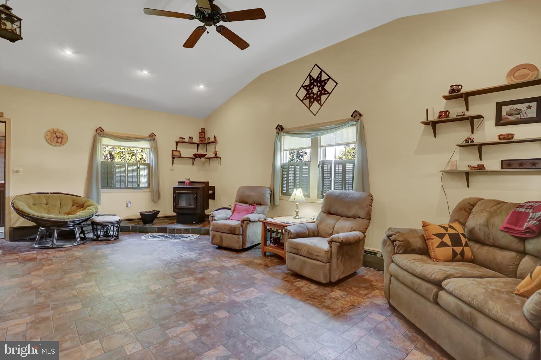 198 Eastbrook Road Smoketown, PA 17602 - Photo 7 of 35 a living room with furniture and a table