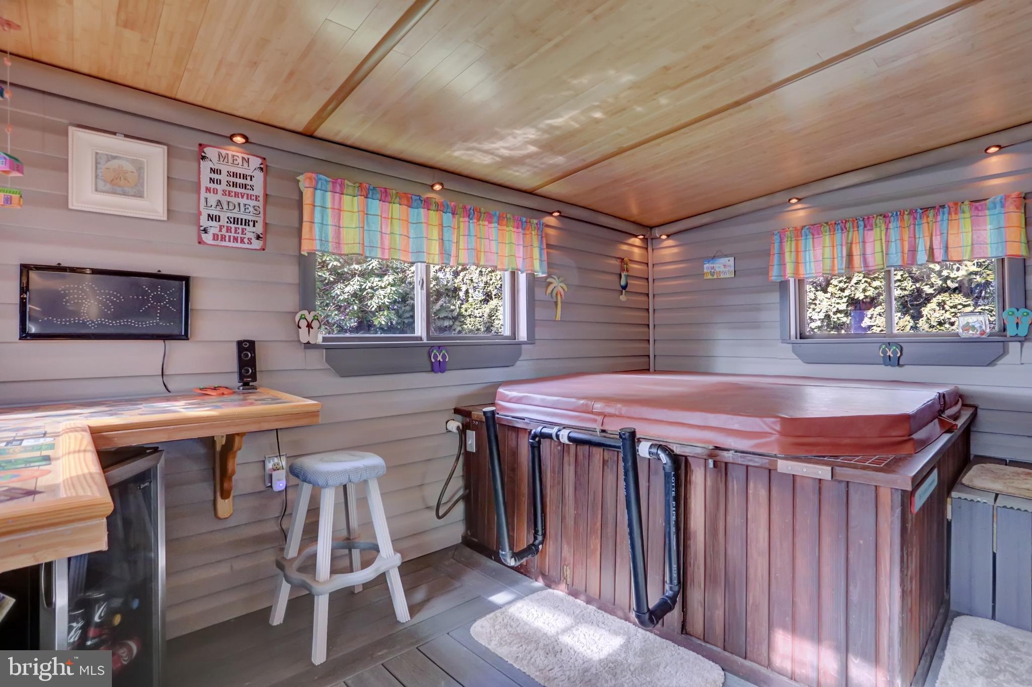 198 Eastbrook Road Smoketown, PA 17602 - Photo 9 of 35 a table room with a table chairs and a large window