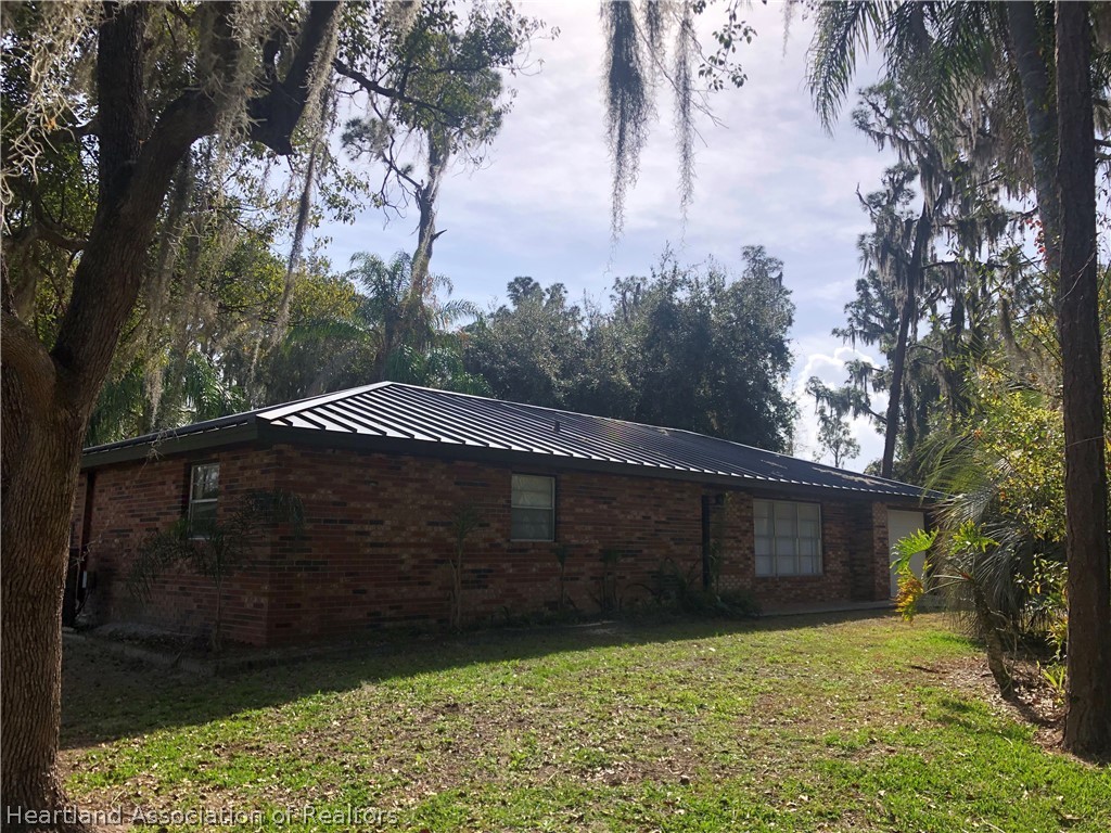 609 Lin Road Sebring, FL 33876 - Photo 2 of 27 Gallery Image 2