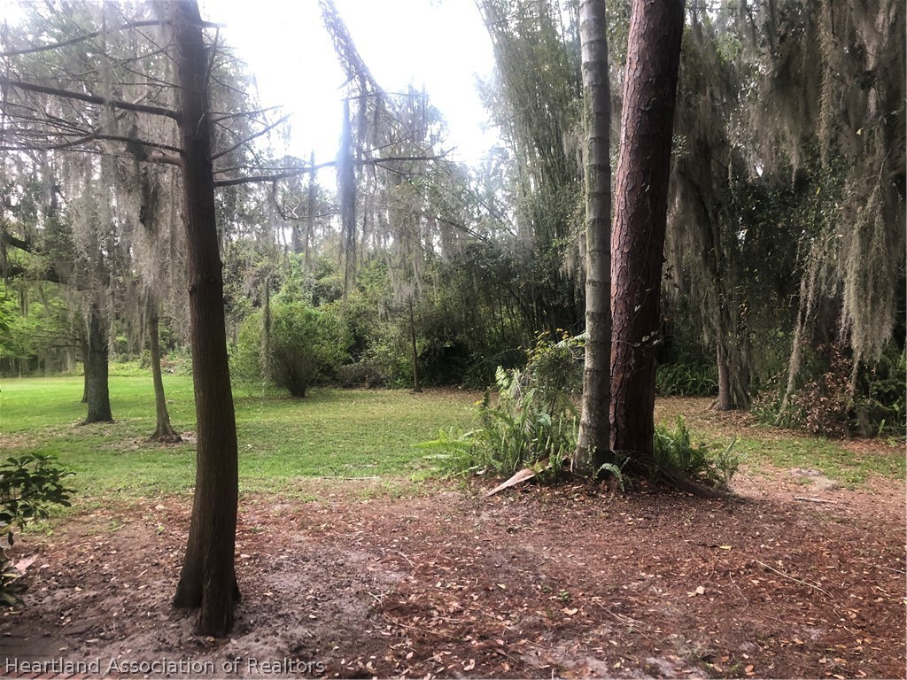 609 Lin Road Sebring, FL 33876 - Photo 10 of 27 Gallery Image 10