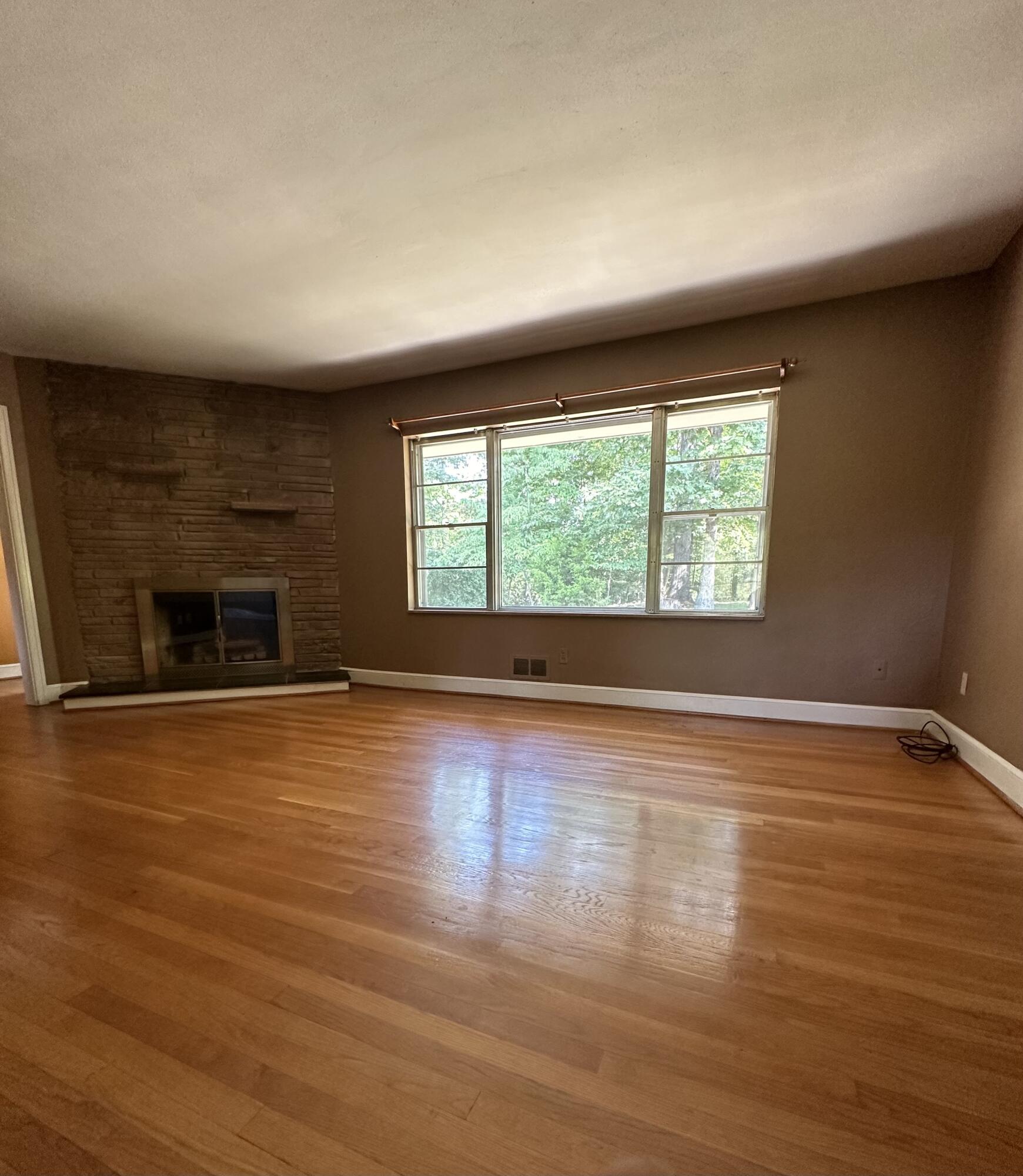 5220 Lipps Road Roanoke, VA 24018 - Photo 10 of 14 IMG_6193