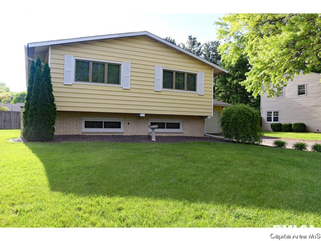 81 Interlacken Road Springfield, IL 62704 - Photo 3 of 31