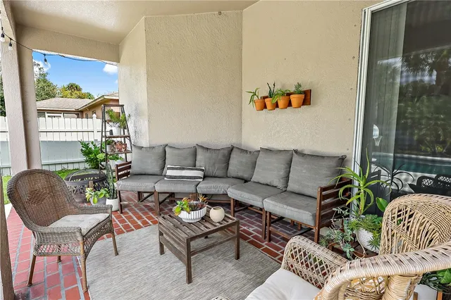 $3,250 | 143 37th Drive Southwest, Vero Beach, FL 32968