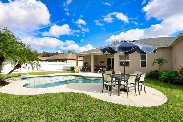 $3,250 | 143 37th Drive Southwest, Vero Beach, FL 32968