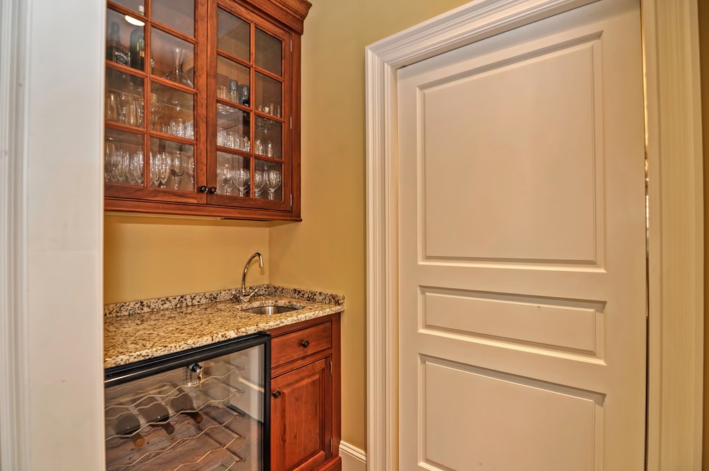 9 Mayo Road Wellesley, MA 02482 - Photo 17 of 30 Gallery Image 17