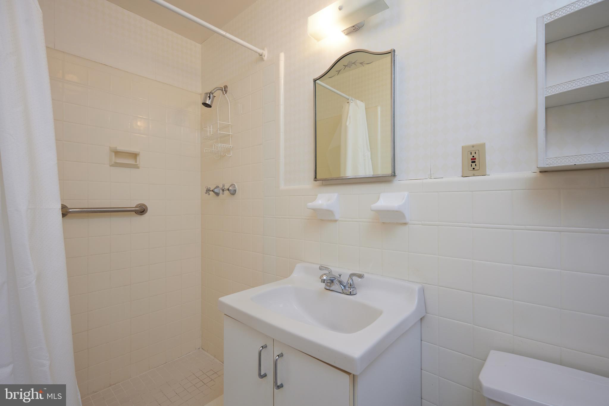 5505 Uppingham Street Chevy Chase, MD 20815 - Photo 13 of 28 Primary Bathroom