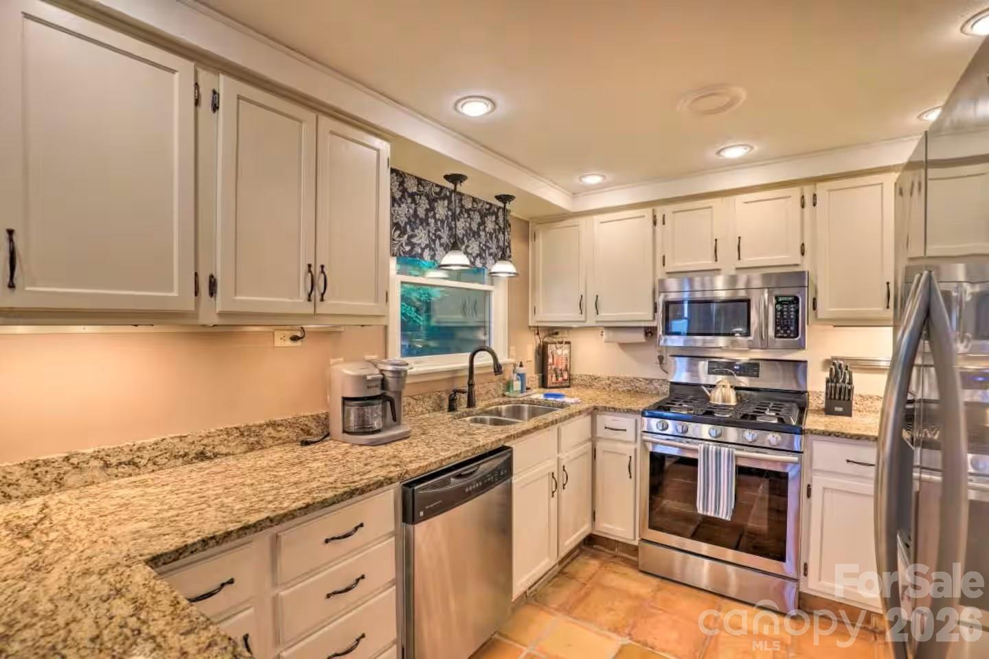 553 Deep Gap Road Sylva, NC 28779 - Photo 7 of 30