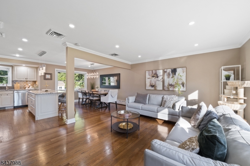 119 Rutgers Place Clifton, NJ 07013 - Photo 4 of 31