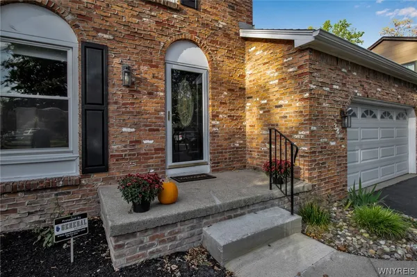 $425,000 | 38 Shady Grove Drive, Amherst, NY 14051