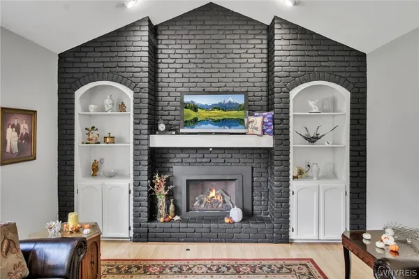 $425,000 | 38 Shady Grove Drive, Amherst, NY 14051