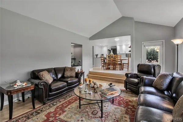 $425,000 | 38 Shady Grove Drive, Amherst, NY 14051