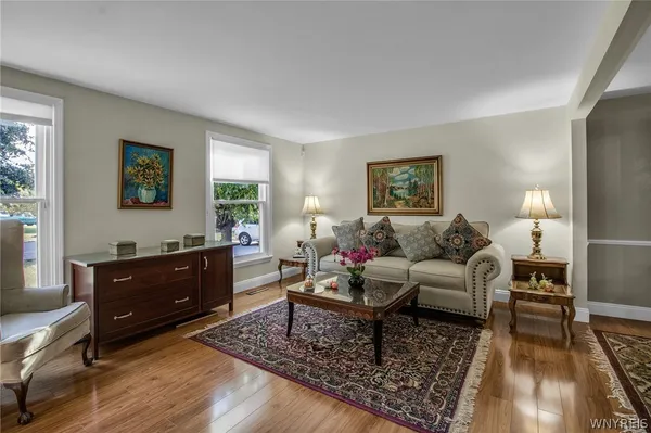 $425,000 | 38 Shady Grove Drive, Amherst, NY 14051