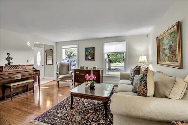 $425,000 | 38 Shady Grove Drive, Amherst, NY 14051