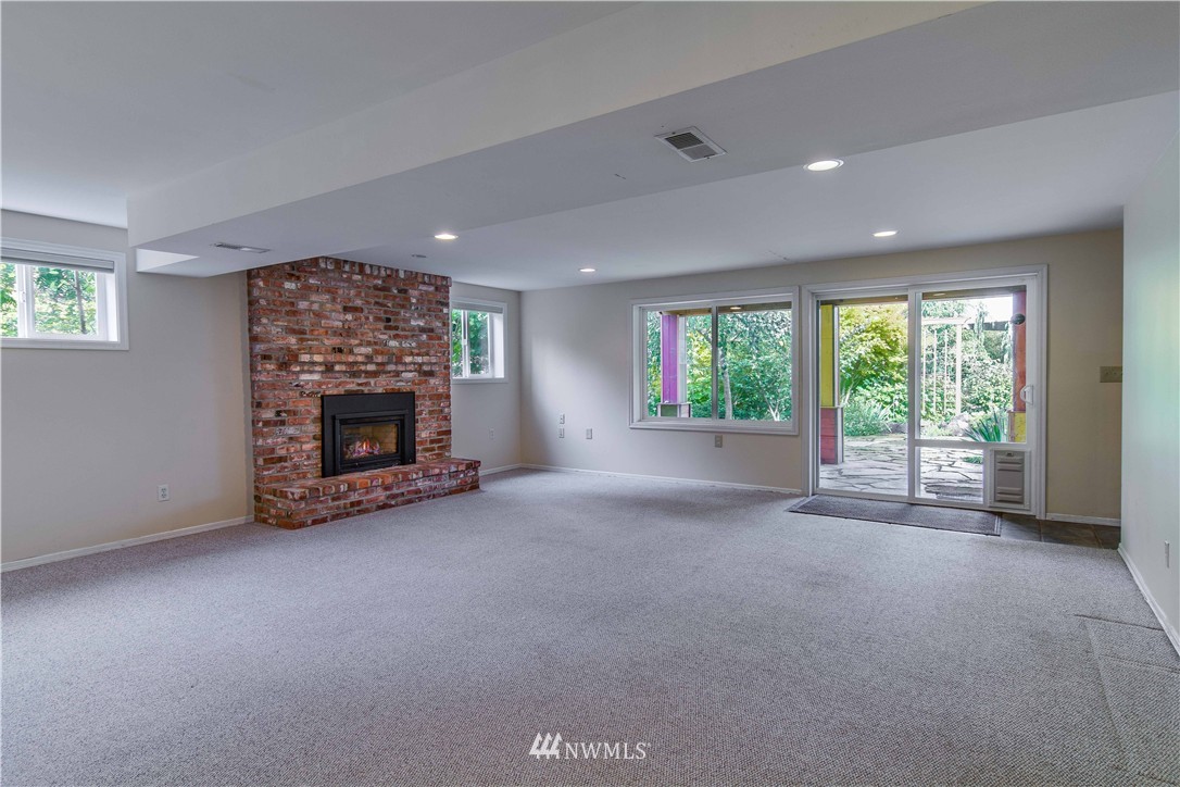 697 13th Way Southwest Edmonds, WA 98020 - Photo 14 of 21 Gallery Image 14