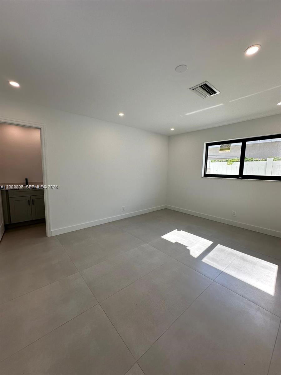 4901 Washington Street Hollywood, FL 33021 - Photo 10 of 18