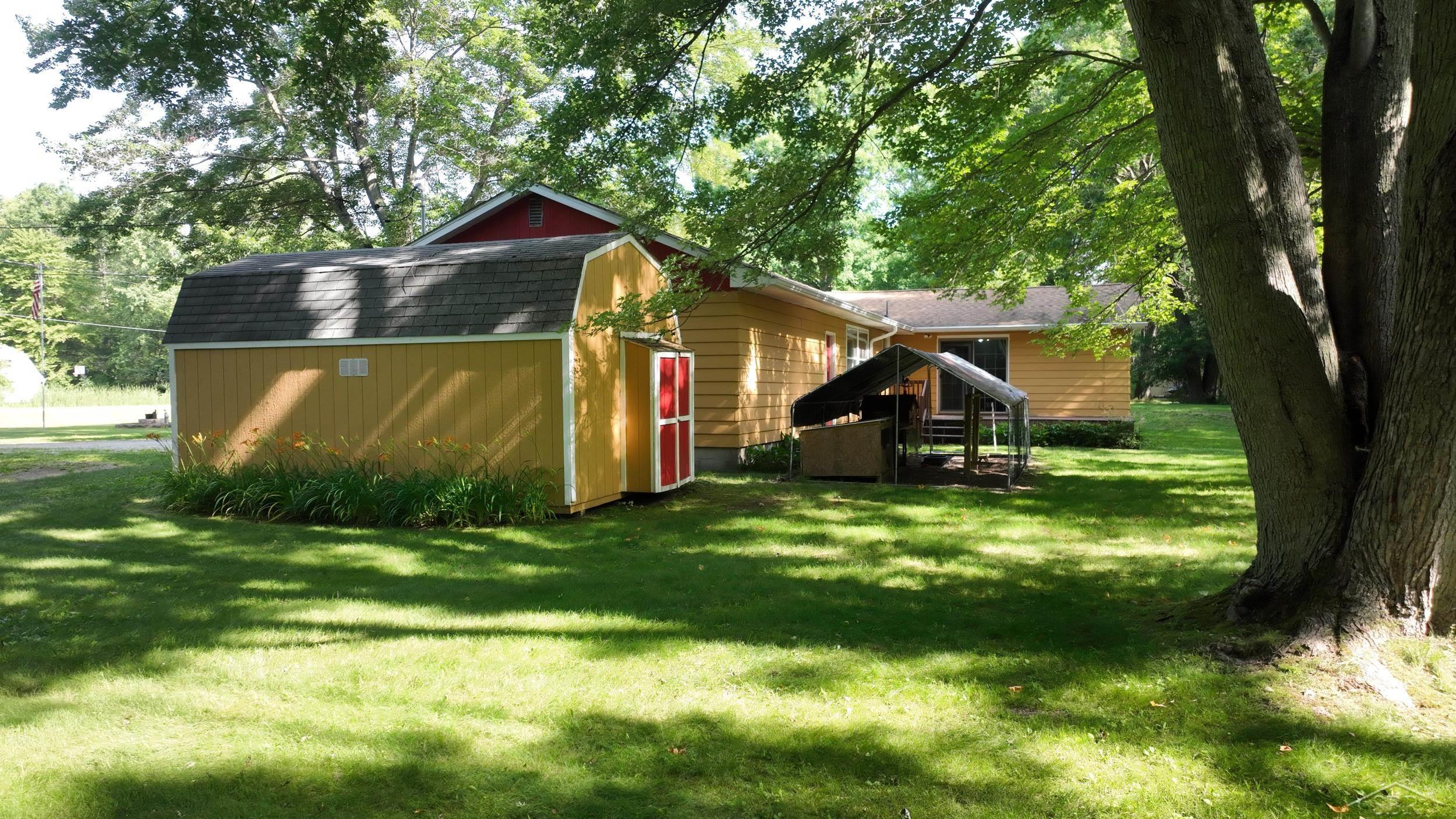 549 South 8 Mile Road Midland, MI 48640 - Photo 12 of 55 50213614-6cbd2674-f5e6-4a36-ba53-f09cf4e2eddf.JPG