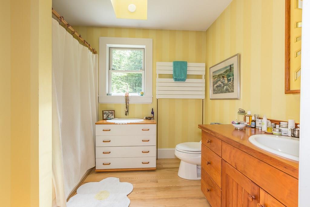 426 Sheepscot Road Newcastle, ME 04553 - Photo 13 of 33 Master Bath