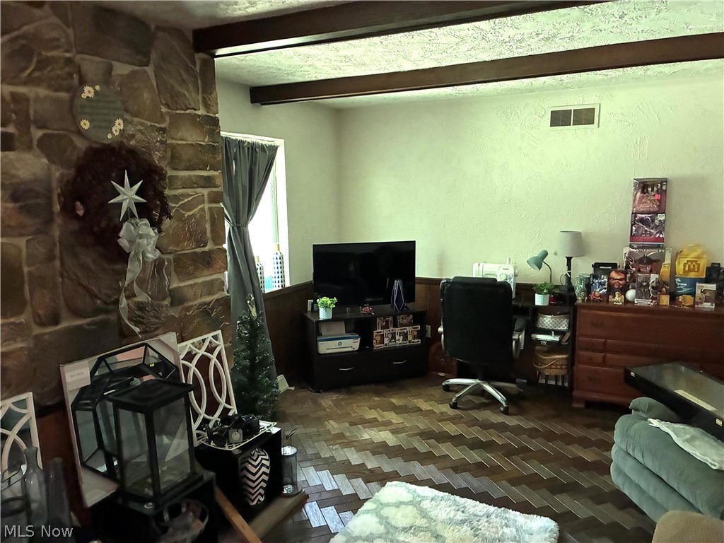 600 Warner Road Brookfield, OH 44403 - Photo 3 of 7 Gallery Image 3