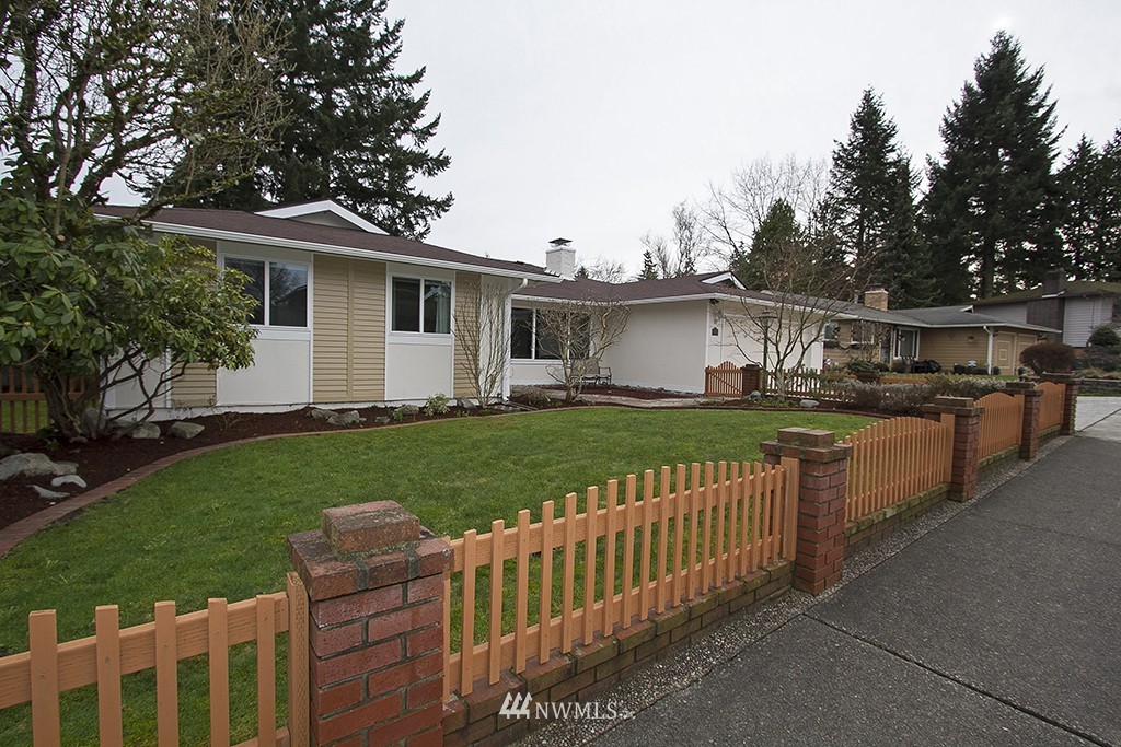 1752 Whitman Avenue Northeast Renton, WA 98059 - Photo 2 of 17