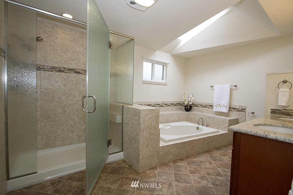 1752 Whitman Avenue Northeast Renton, WA 98059 - Photo 12 of 17