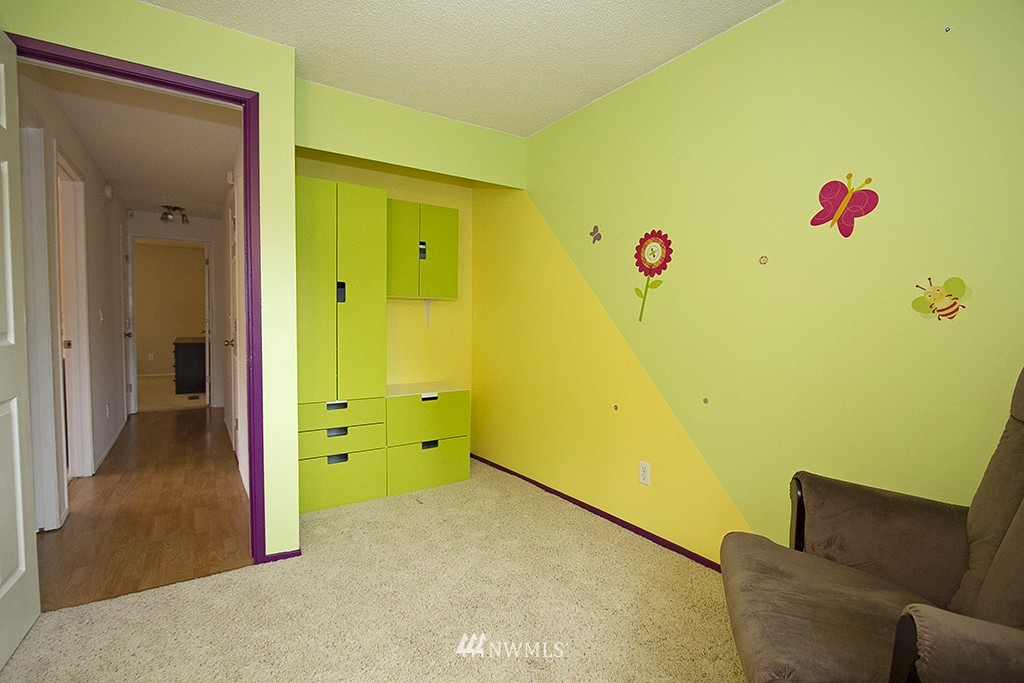 1752 Whitman Avenue Northeast Renton, WA 98059 - Photo 13 of 17