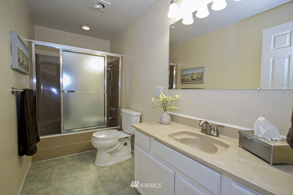 1752 Whitman Avenue Northeast Renton, WA 98059 - Photo 14 of 17