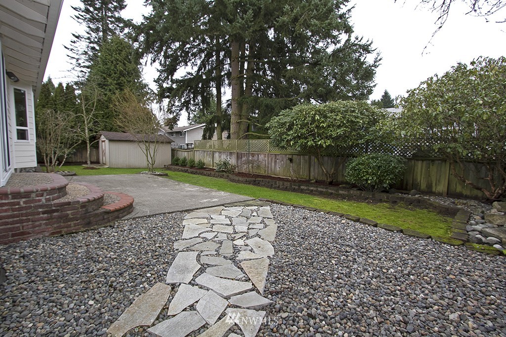 1752 Whitman Avenue Northeast Renton, WA 98059 - Photo 15 of 17