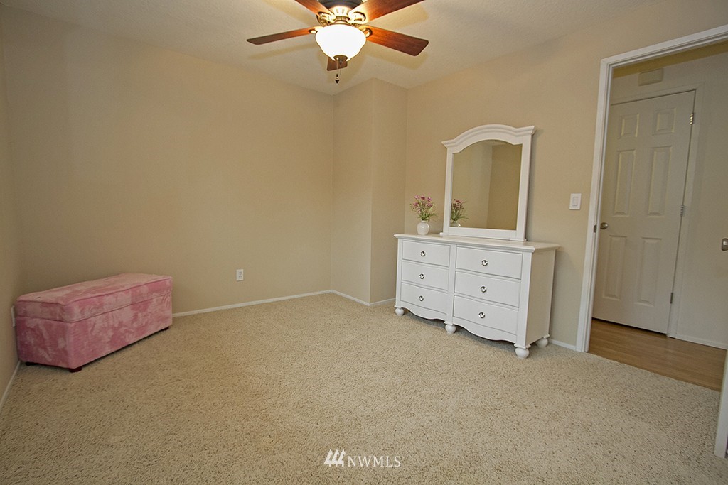 1752 Whitman Avenue Northeast Renton, WA 98059 - Photo 16 of 17