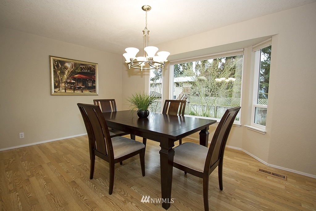 1752 Whitman Avenue Northeast Renton, WA 98059 - Photo 7 of 17