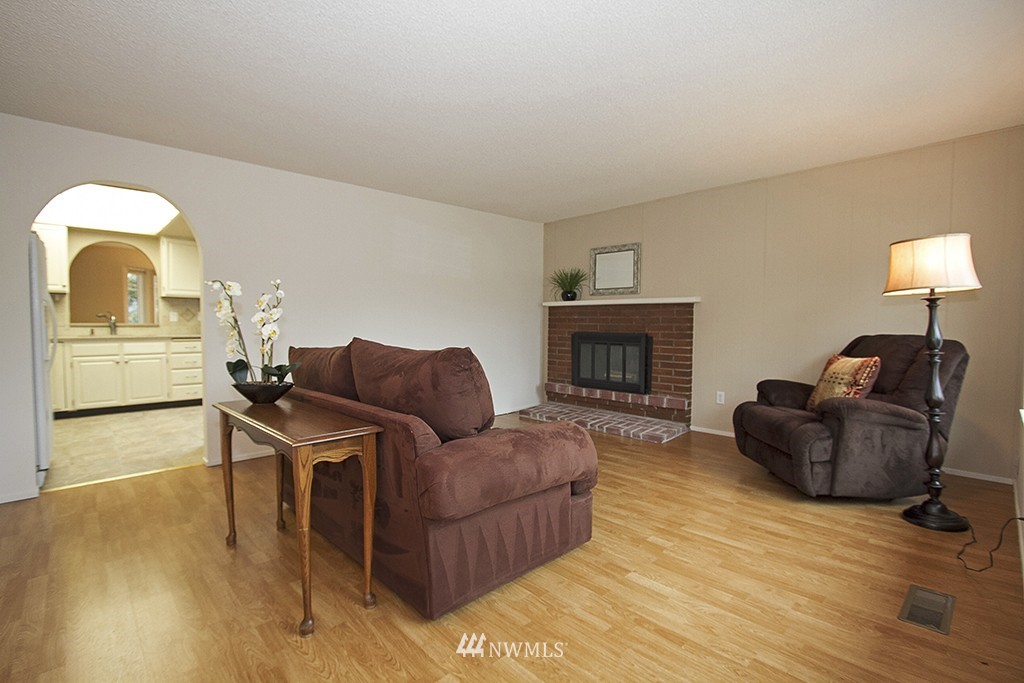 1752 Whitman Avenue Northeast Renton, WA 98059 - Photo 10 of 17