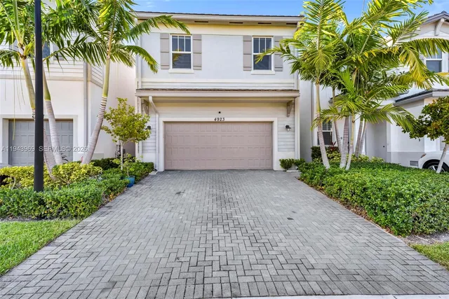 $549,999 | 4923 Northwest 48th Terrace, Tamarac, FL 33319